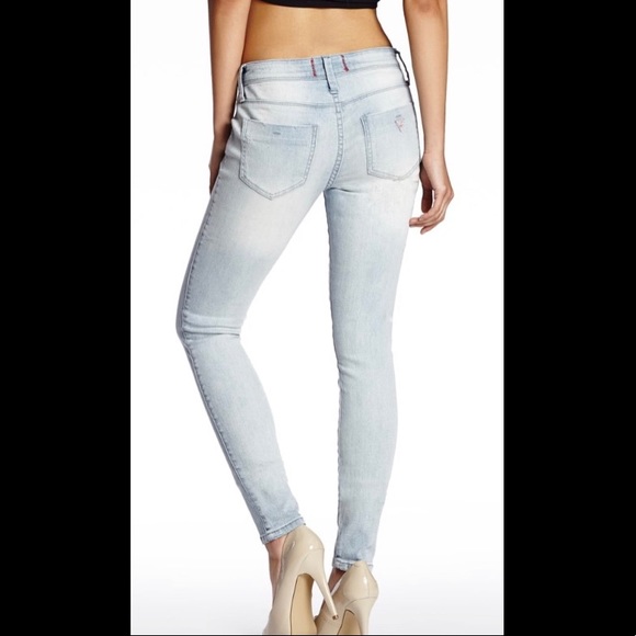 Guess - Maxine Skinny Jeans -Extreme Light Destroy - Picture 2 of 3